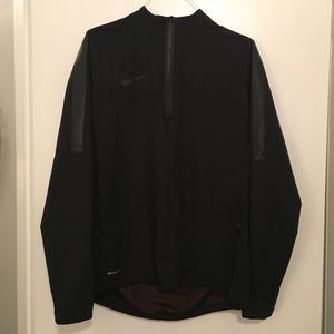 Nike aerolayer jacket